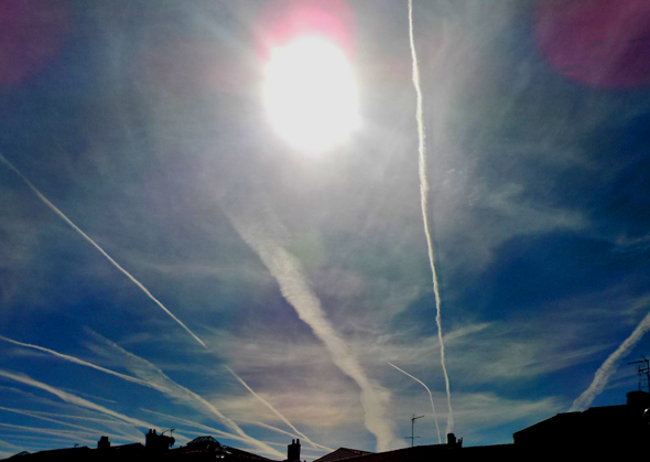 CO2 and water vapour trails
